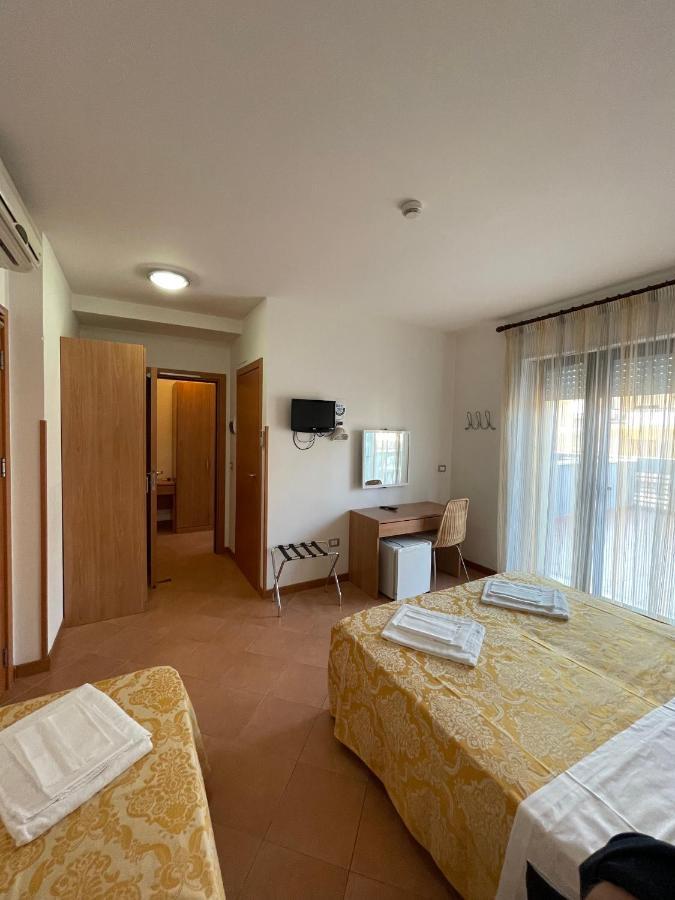 Hotel Leuco' Martinsicuro Zewnętrze zdjęcie