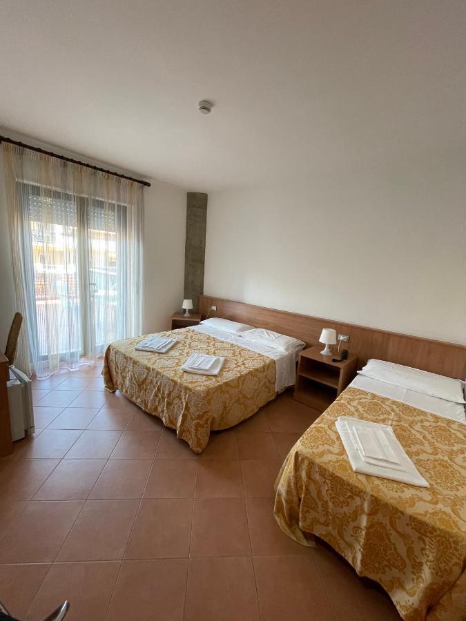 Hotel Leuco' Martinsicuro Zewnętrze zdjęcie