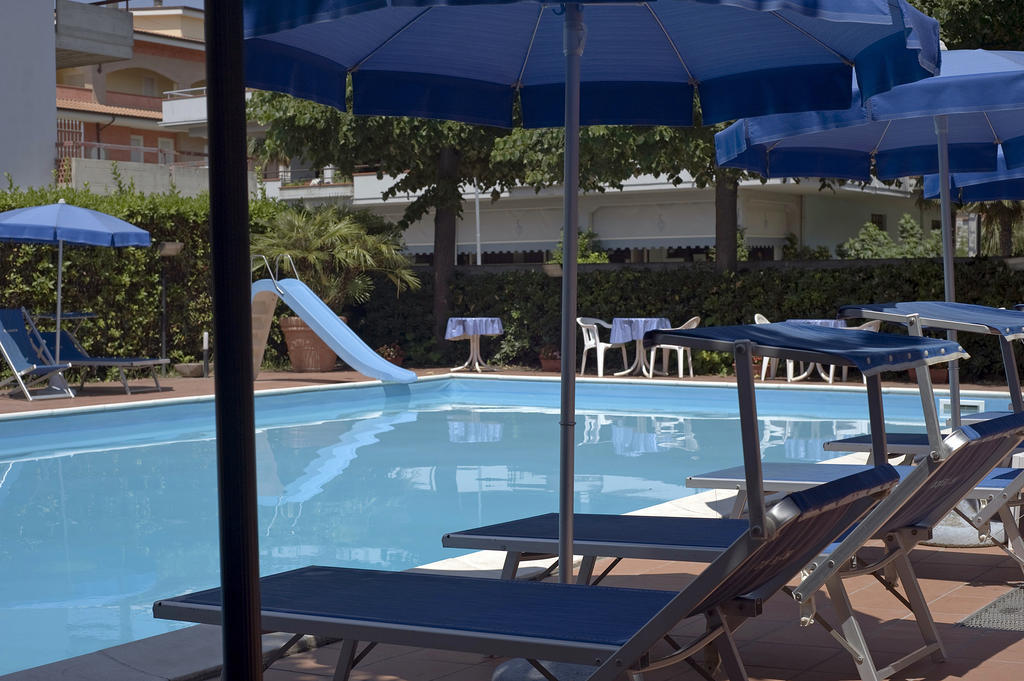 Hotel Leuco' Martinsicuro Zewnętrze zdjęcie